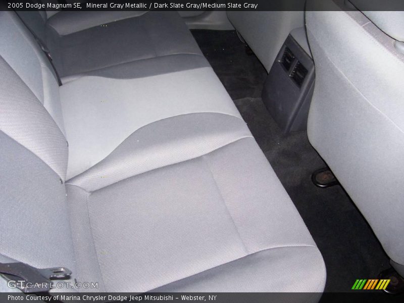 Mineral Gray Metallic / Dark Slate Gray/Medium Slate Gray 2005 Dodge Magnum SE
