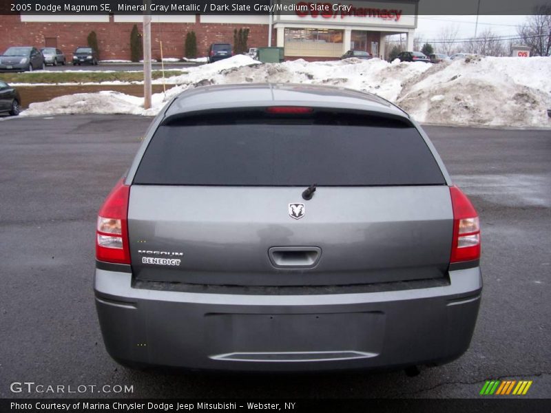 Mineral Gray Metallic / Dark Slate Gray/Medium Slate Gray 2005 Dodge Magnum SE