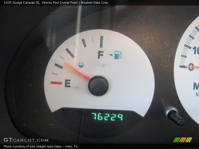 Inferno Red Crystal Pearl / Medium Slate Gray 2005 Dodge Caravan SE