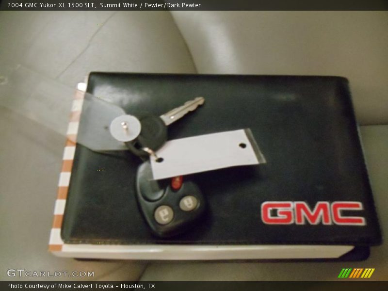 Summit White / Pewter/Dark Pewter 2004 GMC Yukon XL 1500 SLT