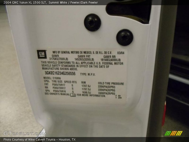 Summit White / Pewter/Dark Pewter 2004 GMC Yukon XL 1500 SLT