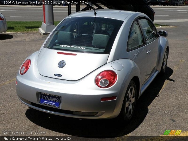 Reflex Silver / Grey 2006 Volkswagen New Beetle 2.5 Coupe