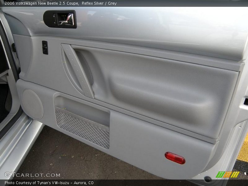 Reflex Silver / Grey 2006 Volkswagen New Beetle 2.5 Coupe