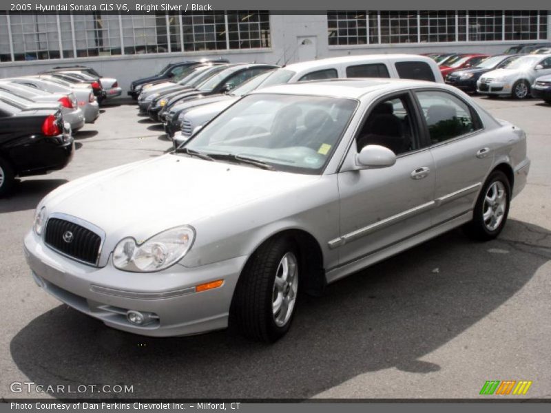Bright Silver / Black 2005 Hyundai Sonata GLS V6