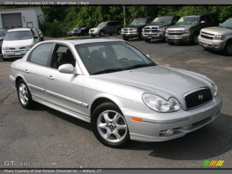 Bright Silver / Black 2005 Hyundai Sonata GLS V6