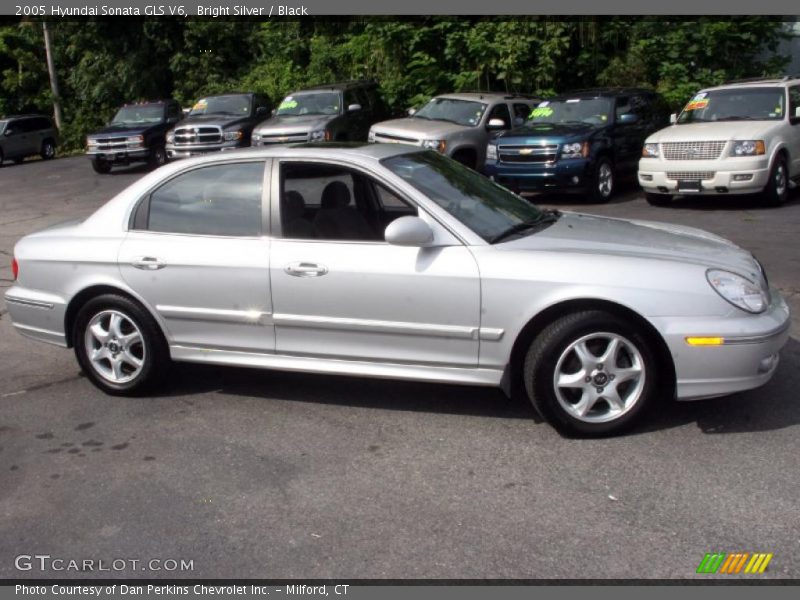 Bright Silver / Black 2005 Hyundai Sonata GLS V6
