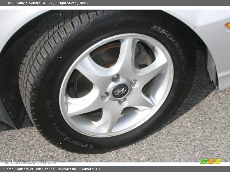 Bright Silver / Black 2005 Hyundai Sonata GLS V6