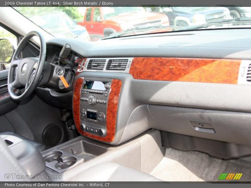 Silver Birch Metallic / Ebony 2009 Chevrolet Tahoe LT 4x4