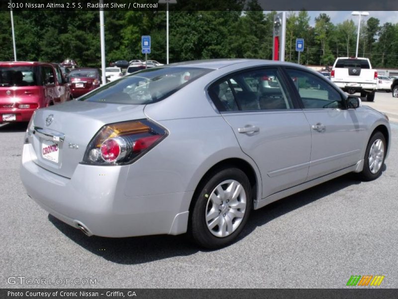 Radiant Silver / Charcoal 2010 Nissan Altima 2.5 S
