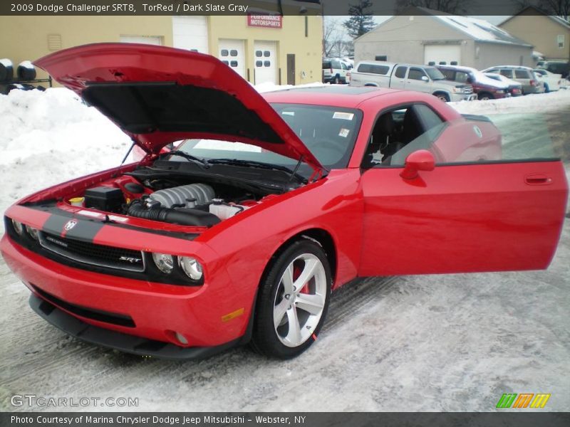 TorRed / Dark Slate Gray 2009 Dodge Challenger SRT8