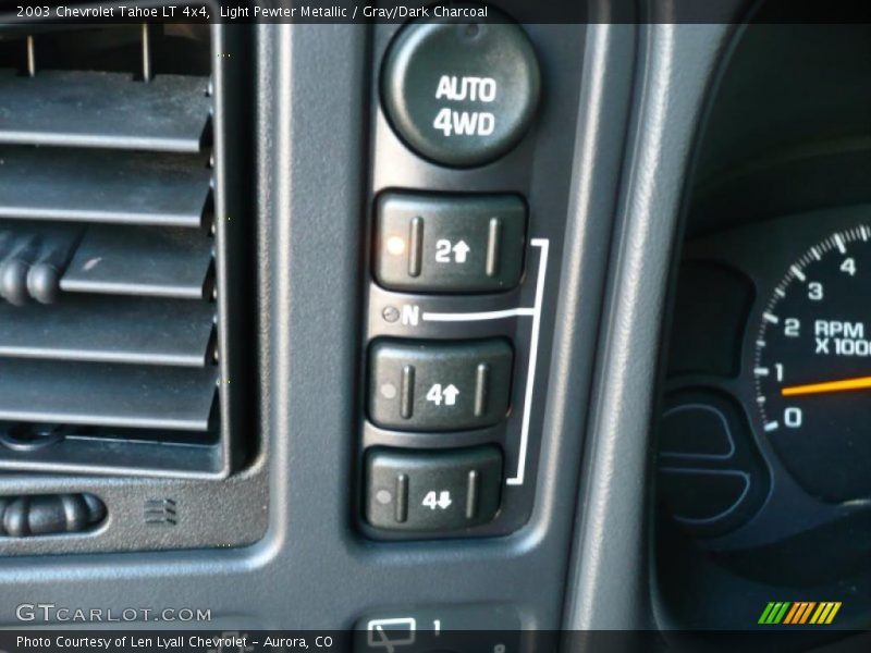 Light Pewter Metallic / Gray/Dark Charcoal 2003 Chevrolet Tahoe LT 4x4