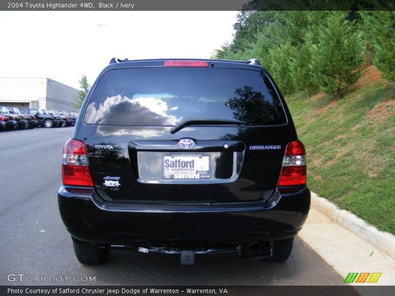 Black / Ivory 2004 Toyota Highlander 4WD