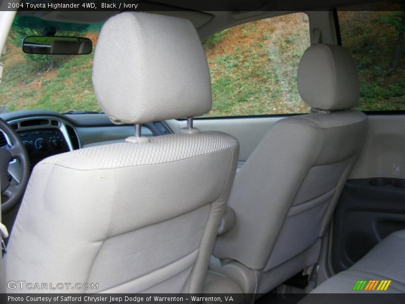 Black / Ivory 2004 Toyota Highlander 4WD