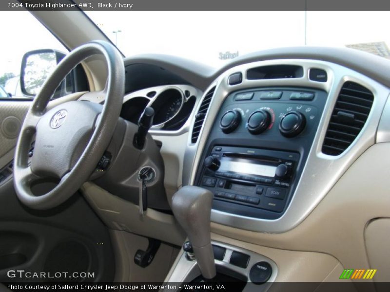 Black / Ivory 2004 Toyota Highlander 4WD