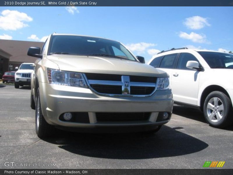 White Gold / Dark Slate Gray 2010 Dodge Journey SE