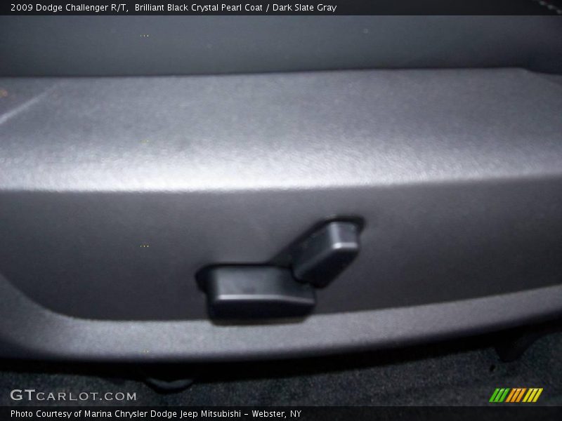 Brilliant Black Crystal Pearl Coat / Dark Slate Gray 2009 Dodge Challenger R/T