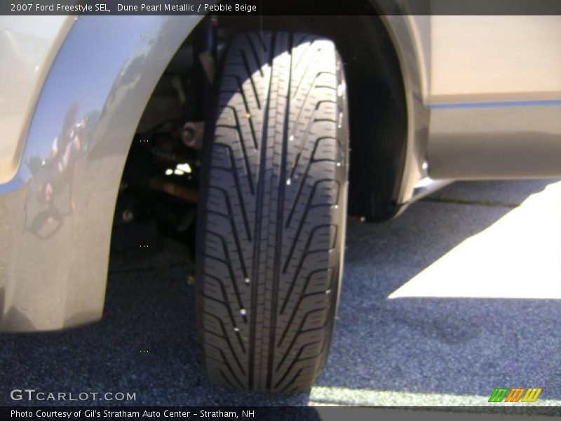 Dune Pearl Metallic / Pebble Beige 2007 Ford Freestyle SEL