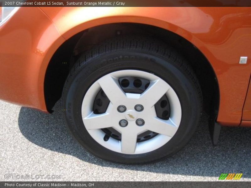 Sunburst Orange Metallic / Gray 2007 Chevrolet Cobalt LS Sedan