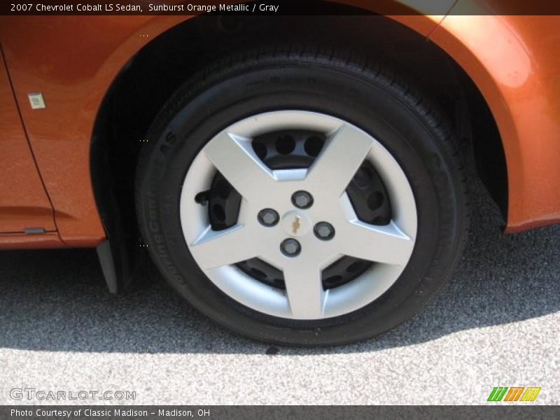 Sunburst Orange Metallic / Gray 2007 Chevrolet Cobalt LS Sedan