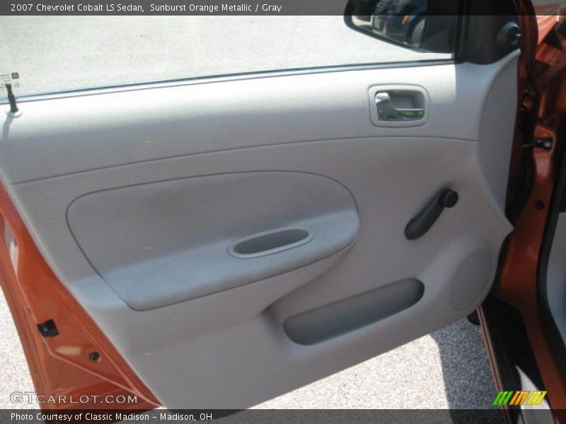 Sunburst Orange Metallic / Gray 2007 Chevrolet Cobalt LS Sedan