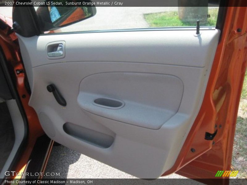Sunburst Orange Metallic / Gray 2007 Chevrolet Cobalt LS Sedan