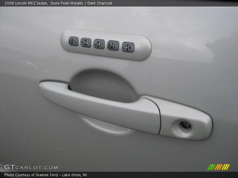 Dune Pearl Metallic / Dark Charcoal 2008 Lincoln MKZ Sedan