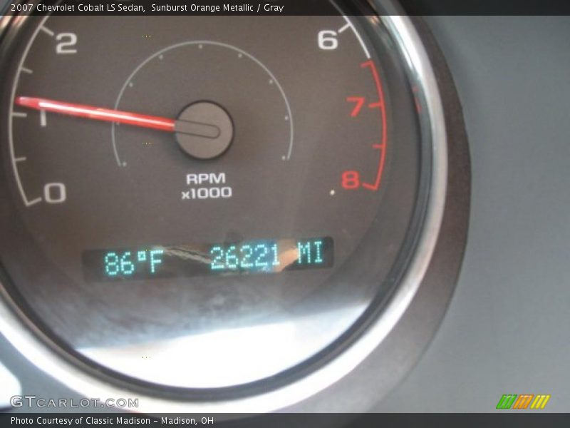 Sunburst Orange Metallic / Gray 2007 Chevrolet Cobalt LS Sedan