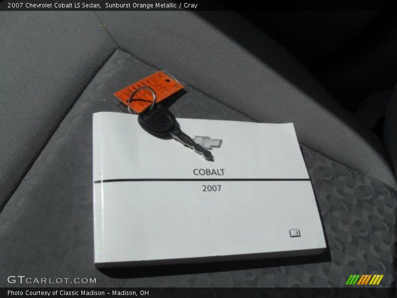 Sunburst Orange Metallic / Gray 2007 Chevrolet Cobalt LS Sedan