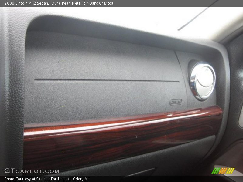 Dune Pearl Metallic / Dark Charcoal 2008 Lincoln MKZ Sedan