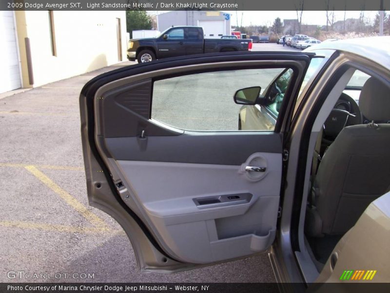 Light Sandstone Metallic / Dark Khaki/Light Graystone 2009 Dodge Avenger SXT