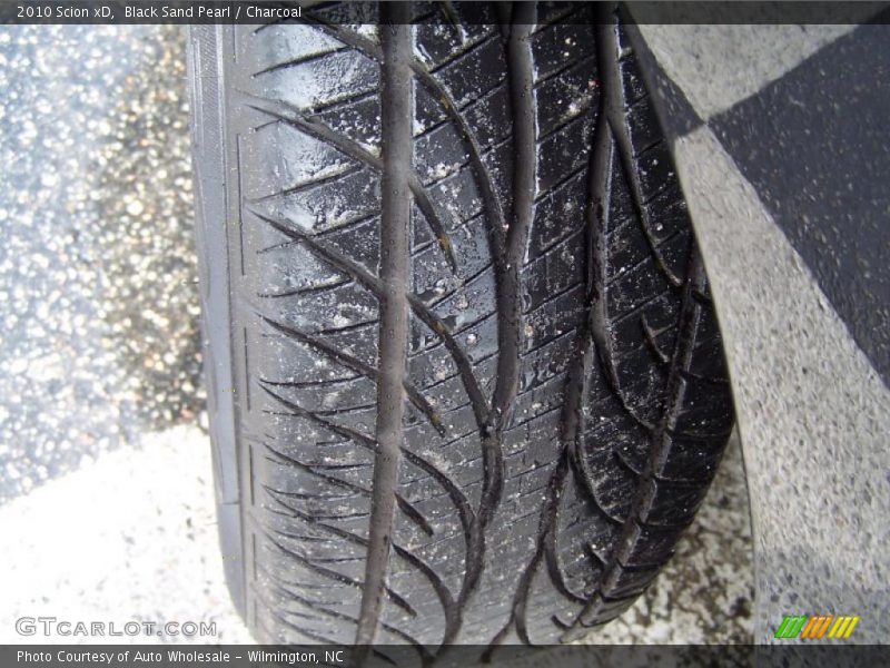 Black Sand Pearl / Charcoal 2010 Scion xD