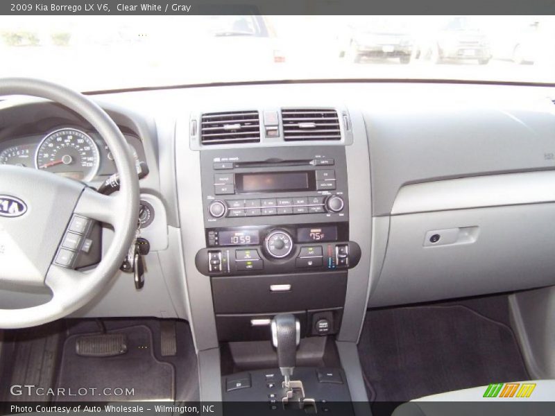 Clear White / Gray 2009 Kia Borrego LX V6