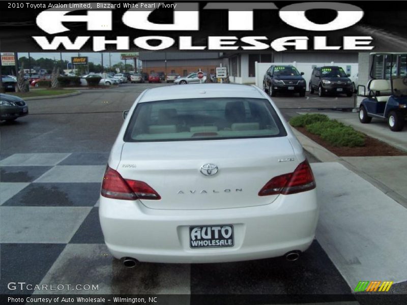Blizzard White Pearl / Ivory 2010 Toyota Avalon Limited