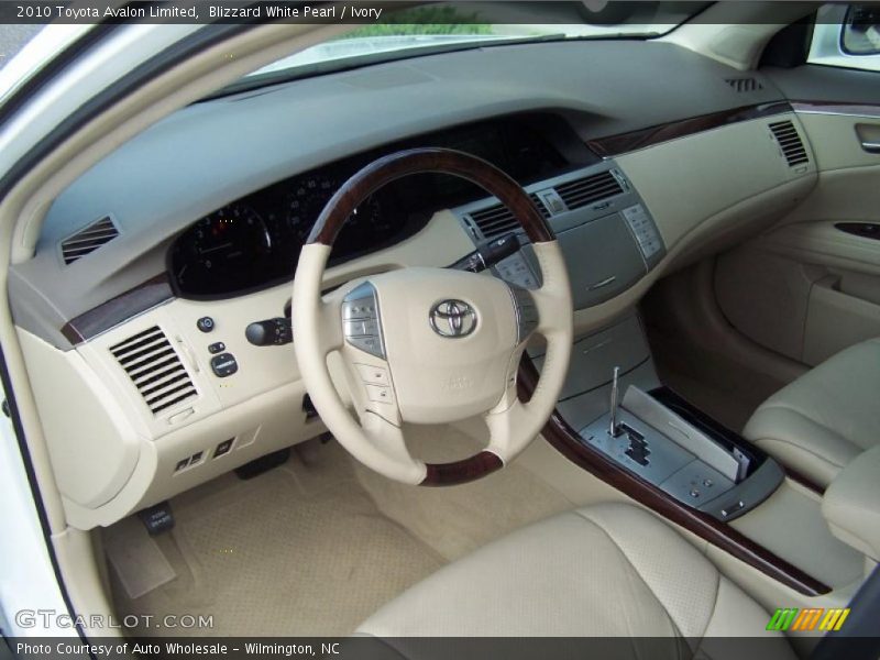 Blizzard White Pearl / Ivory 2010 Toyota Avalon Limited