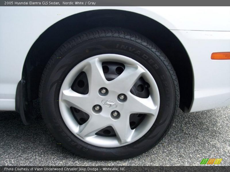 Nordic White / Gray 2005 Hyundai Elantra GLS Sedan