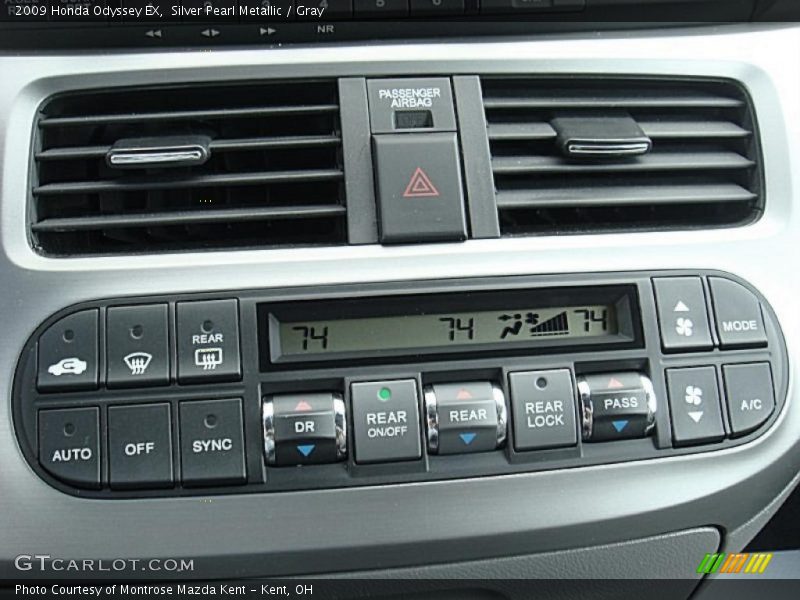 Silver Pearl Metallic / Gray 2009 Honda Odyssey EX