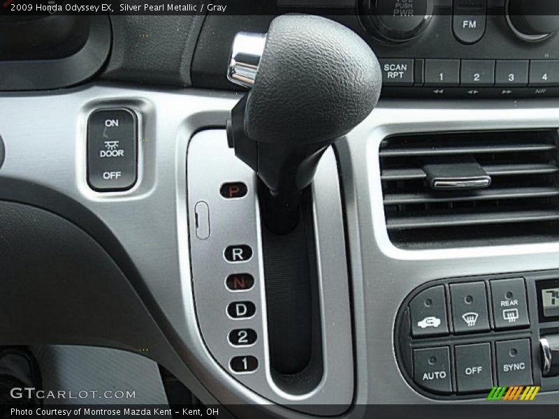 Silver Pearl Metallic / Gray 2009 Honda Odyssey EX