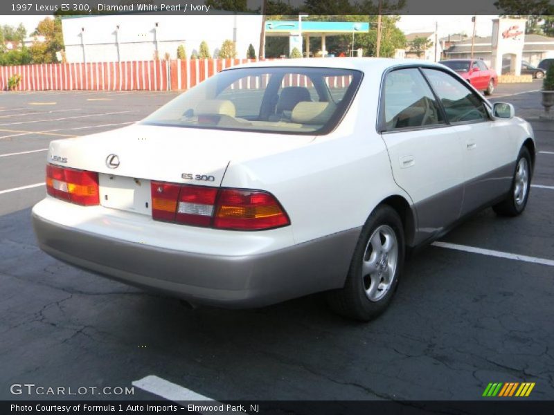 Diamond White Pearl / Ivory 1997 Lexus ES 300