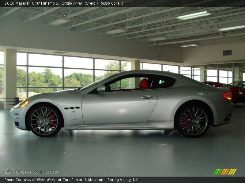 Grigio Alfieri (Grey) / Rosso Corallo 2010 Maserati GranTurismo S