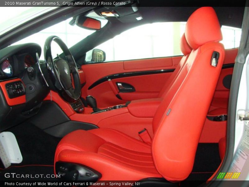 Grigio Alfieri (Grey) / Rosso Corallo 2010 Maserati GranTurismo S