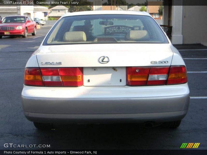 Diamond White Pearl / Ivory 1997 Lexus ES 300