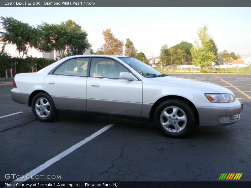 Diamond White Pearl / Ivory 1997 Lexus ES 300
