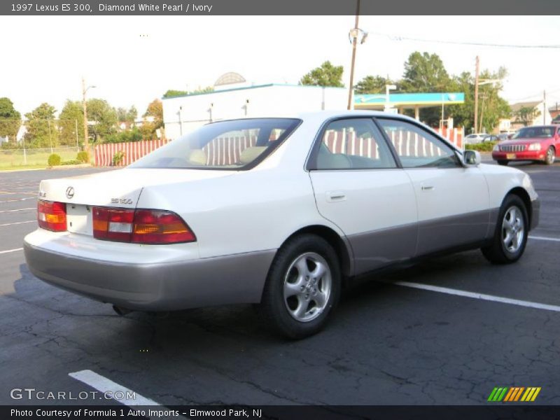 Diamond White Pearl / Ivory 1997 Lexus ES 300