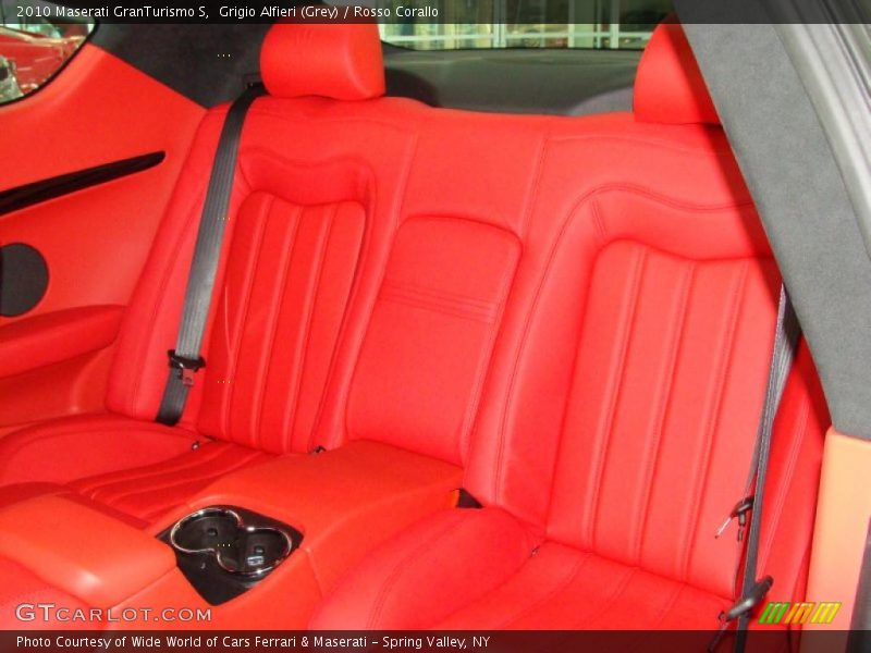 Grigio Alfieri (Grey) / Rosso Corallo 2010 Maserati GranTurismo S