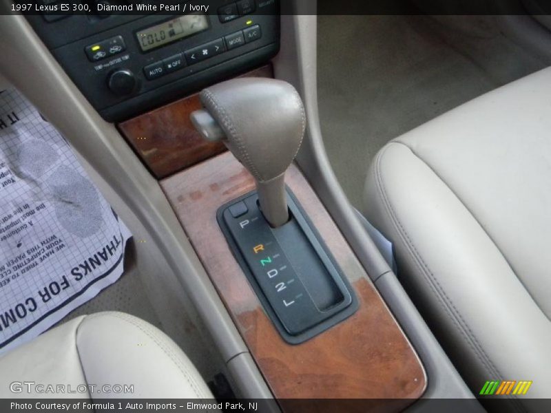 Diamond White Pearl / Ivory 1997 Lexus ES 300