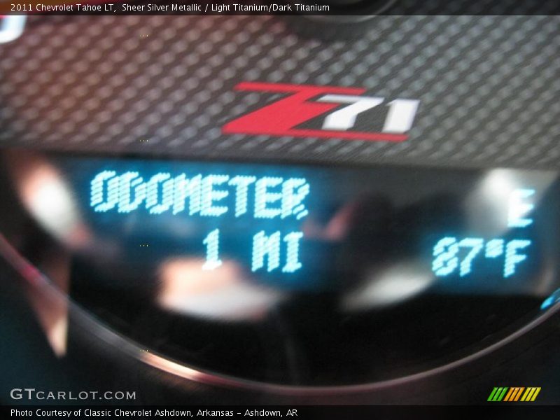 Sheer Silver Metallic / Light Titanium/Dark Titanium 2011 Chevrolet Tahoe LT