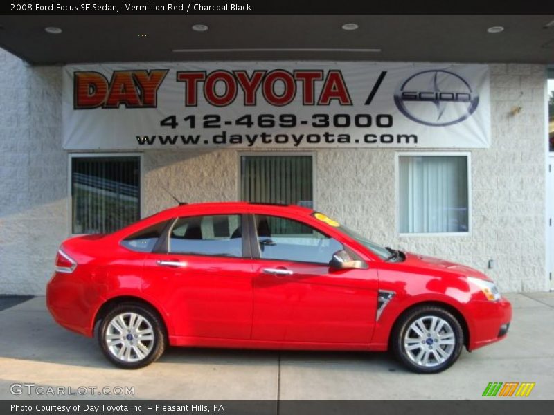 Vermillion Red / Charcoal Black 2008 Ford Focus SE Sedan