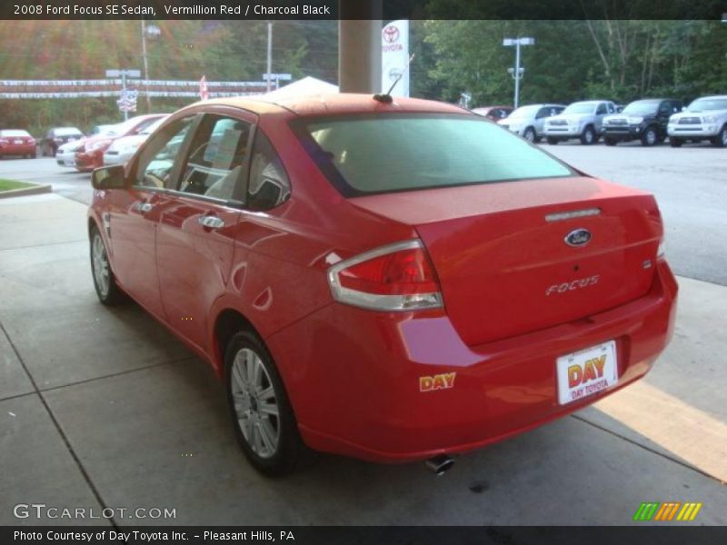 Vermillion Red / Charcoal Black 2008 Ford Focus SE Sedan