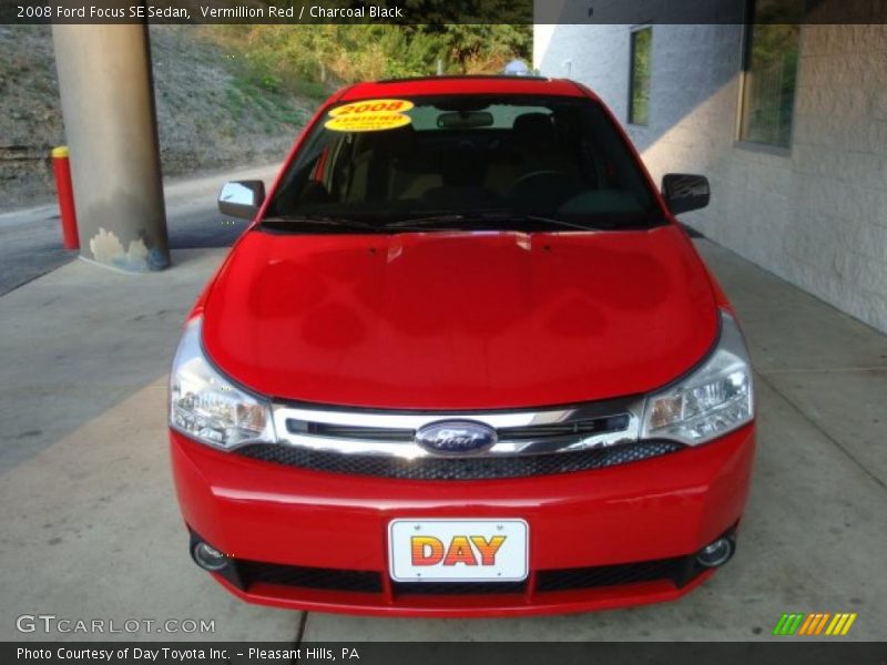 Vermillion Red / Charcoal Black 2008 Ford Focus SE Sedan