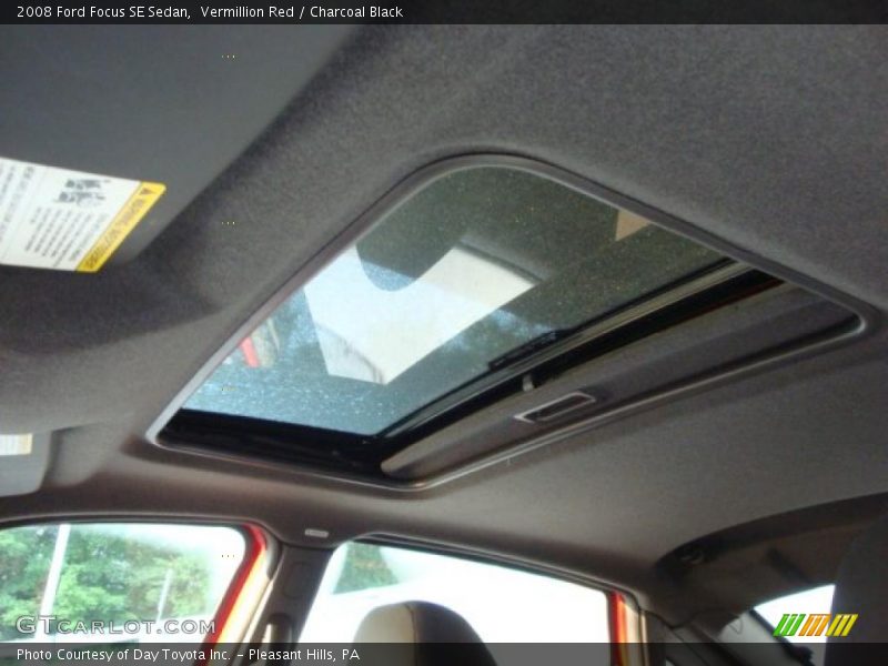 Vermillion Red / Charcoal Black 2008 Ford Focus SE Sedan